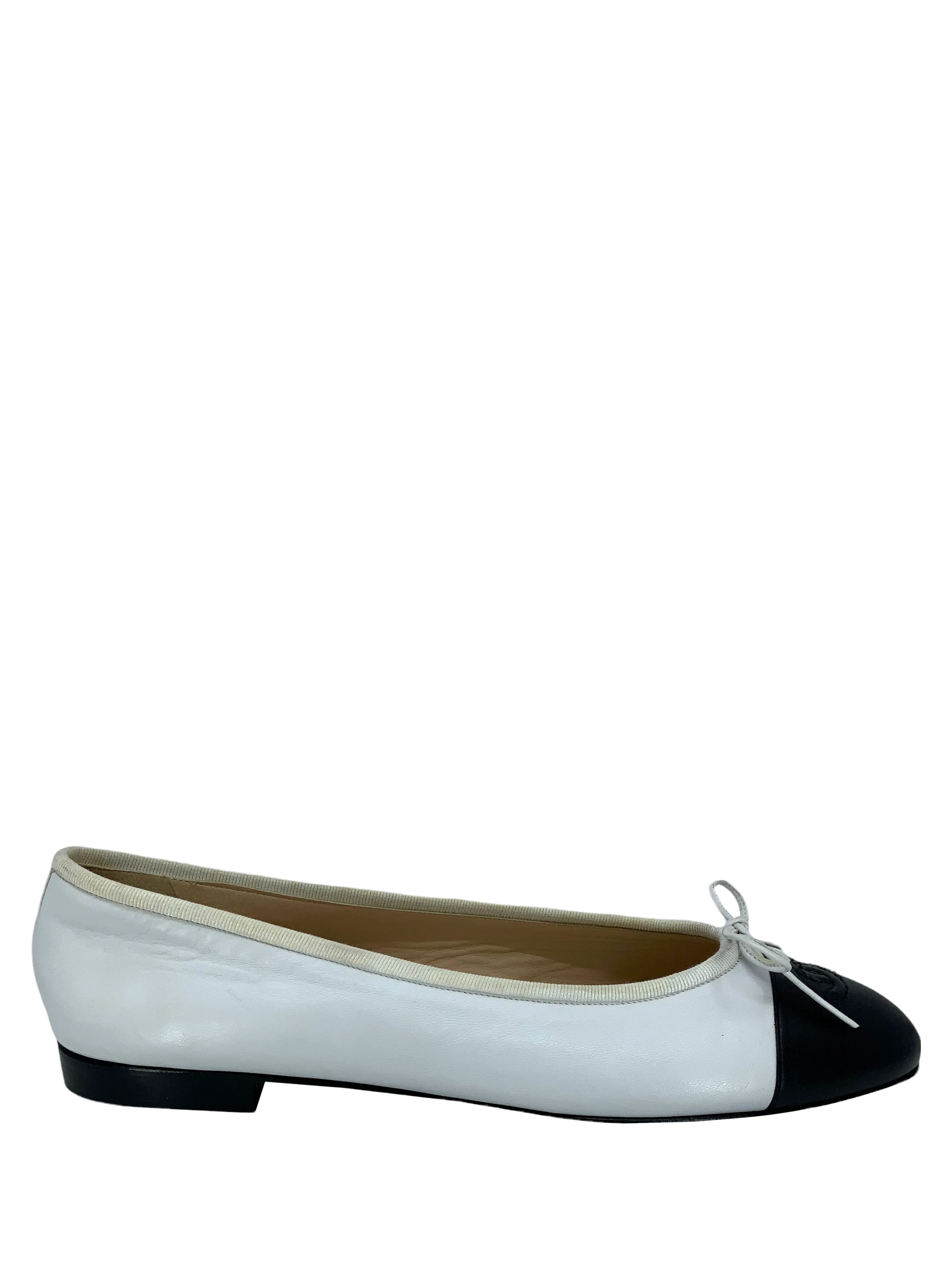 Chanel CC Cap Toe Leather Ballet Flats Size 11