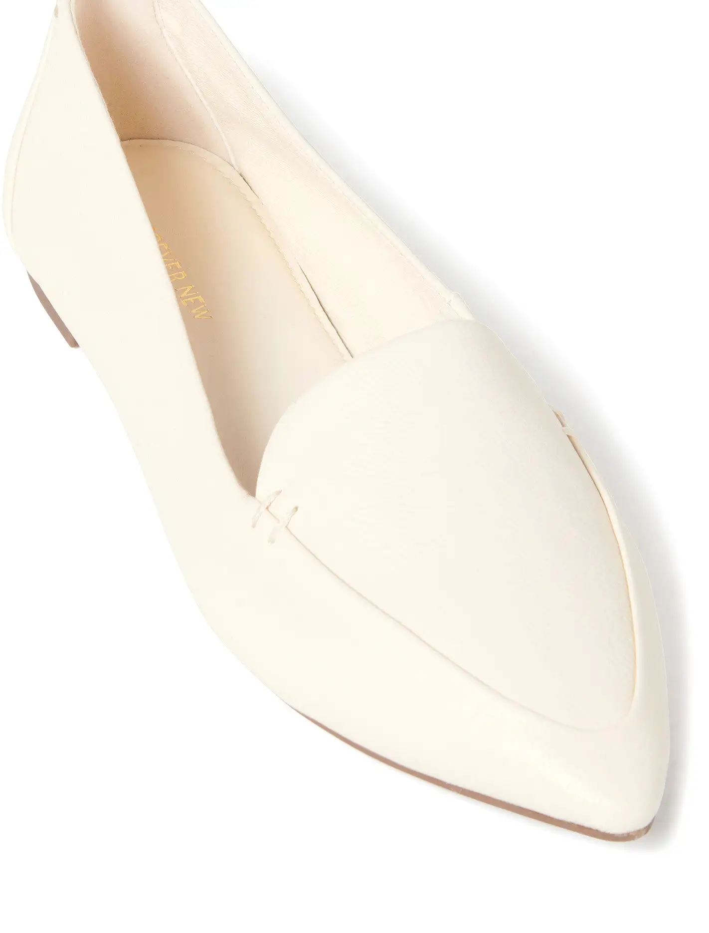 Layla Pointed Flat