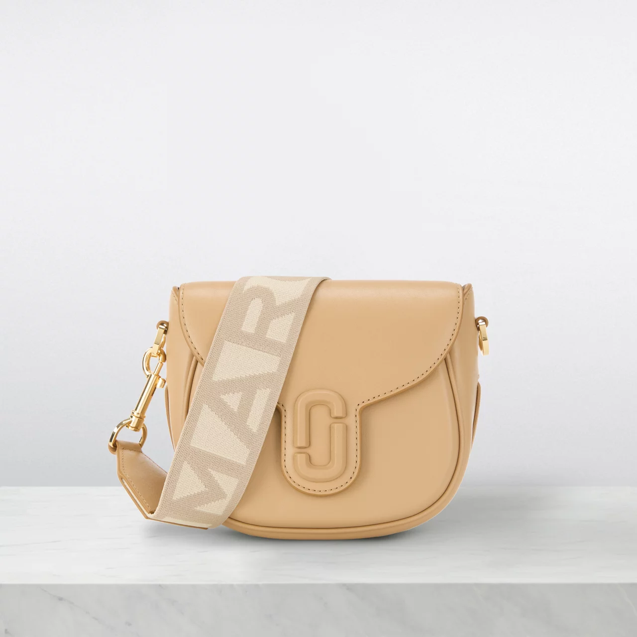 MARC JACOBS The J Marc Small Saddle Bag - Camel