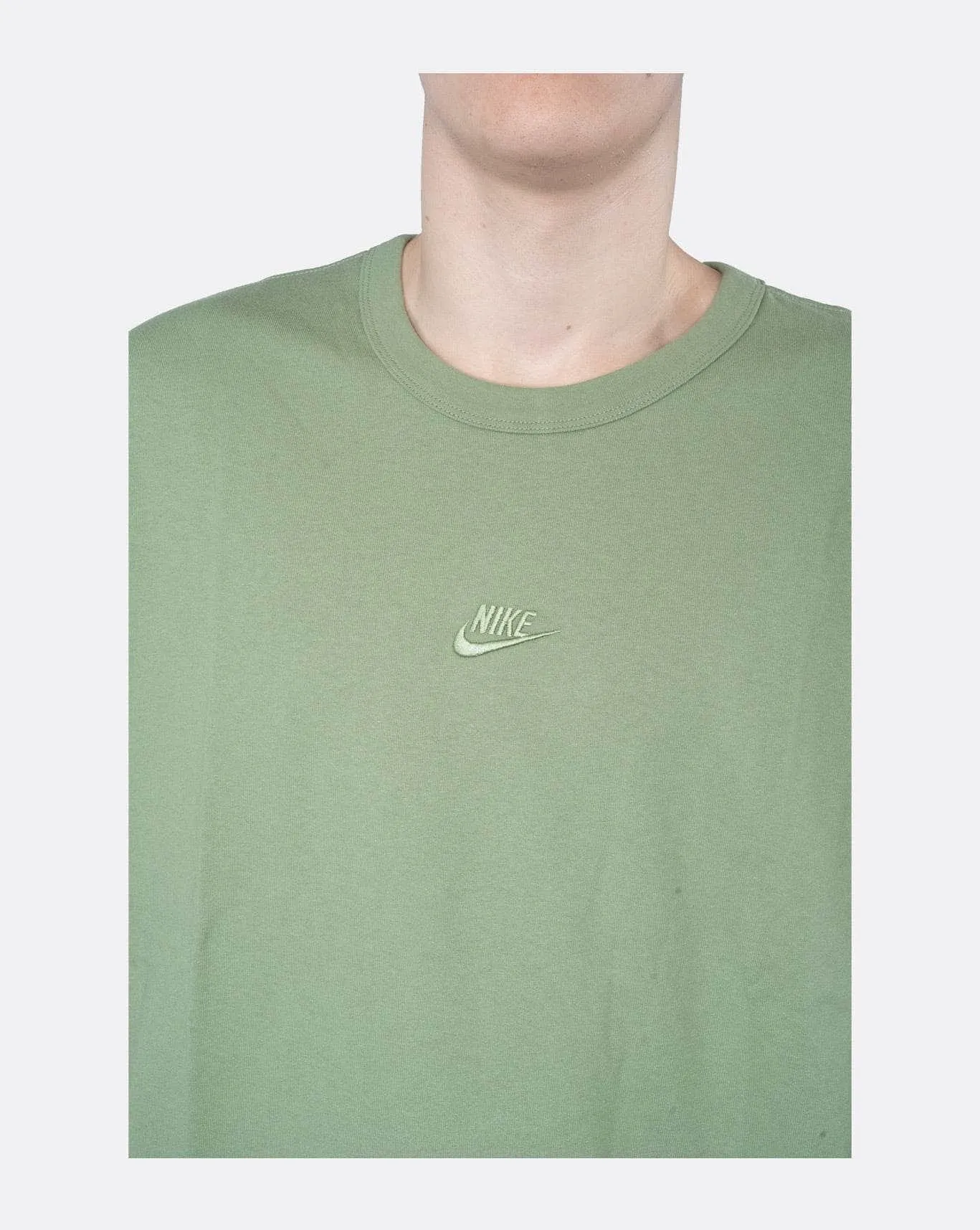 nike premium essential sustainable tee