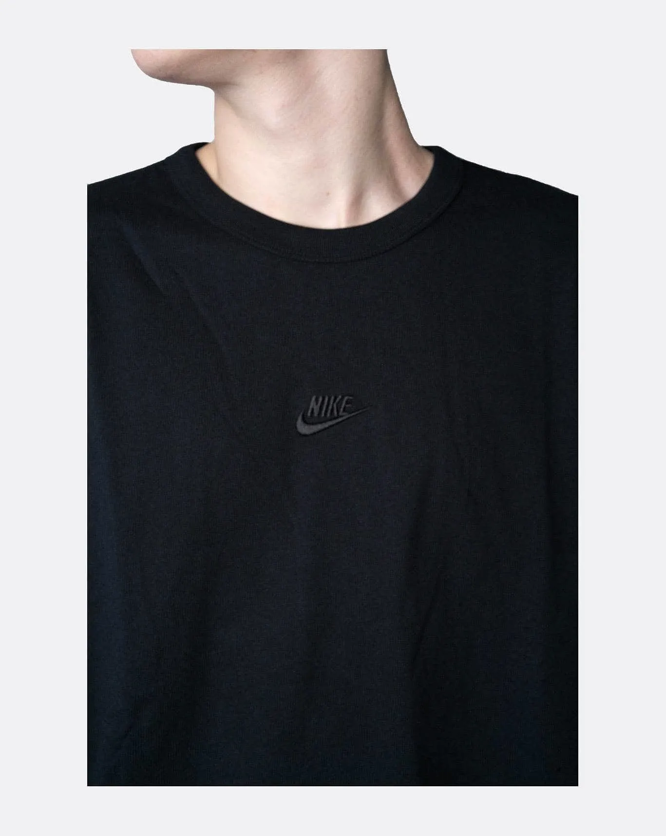 nike premium essential sustainable tee