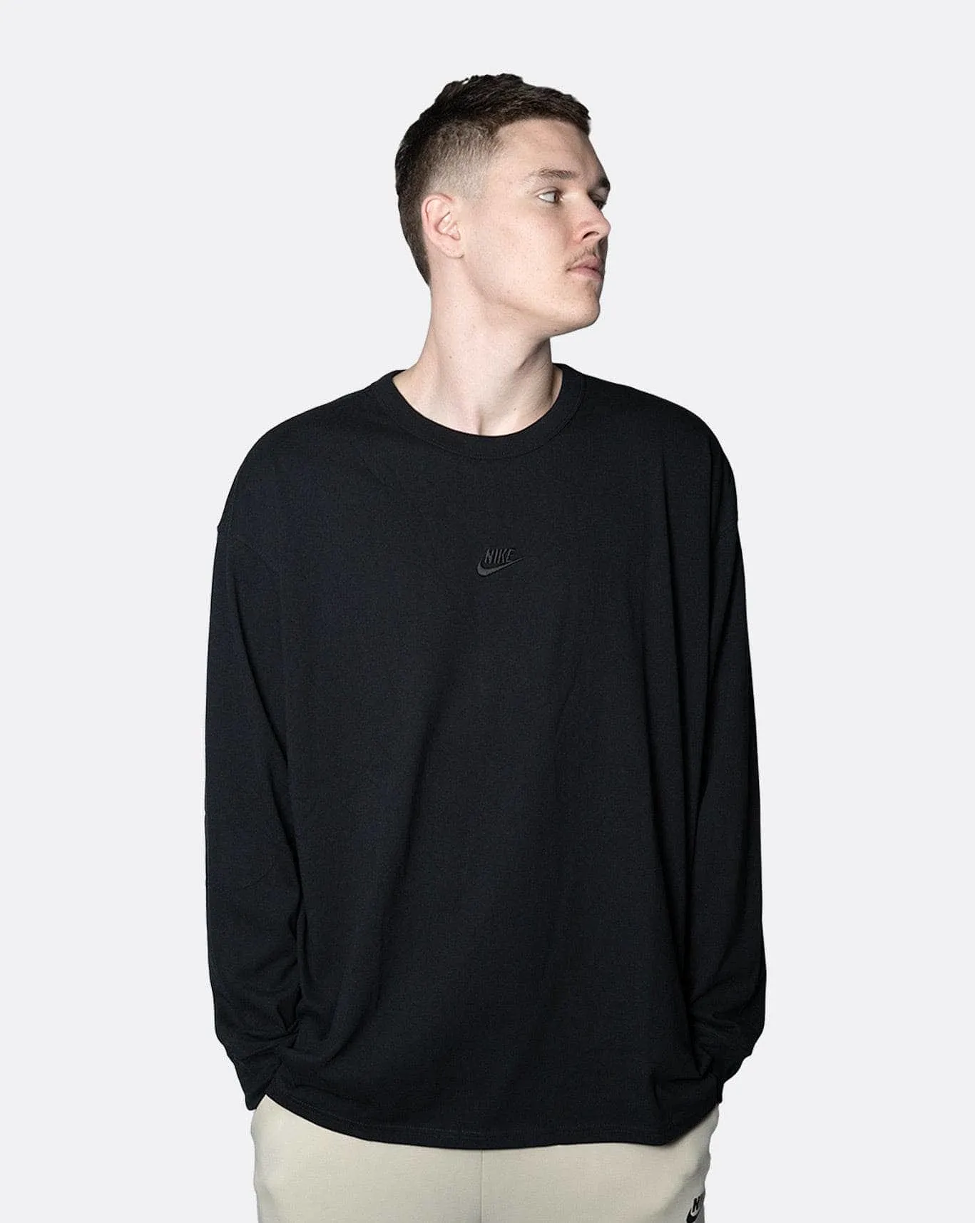 nike premium essential sustainable tee